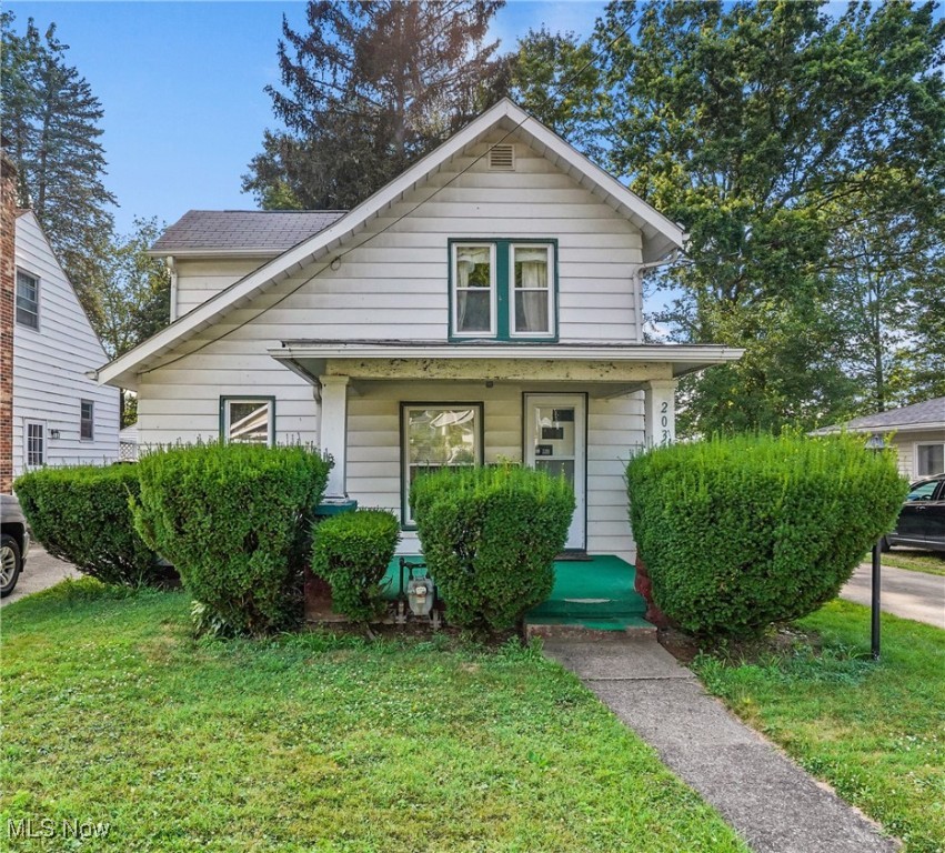 Don't let the size fool you—this adorable 1-bedroom, 1-bath spotless gem is bigger than it looks! 
Enjoy a bright and roomy living room and a well-equipped kitchen/dining area with all appliances included— washer and dryer too!
The cozy bedroom features a generous closet, and there's an additional 10' x 10' room just off the bedroom currently used as a walk-in closet— perfect for storage, an office, or a dressing room.  A front porch, a good-sized deck for entertaining, and a flat backyard ideal for gardening or pets is a bonus. A one-car garage completes the package.  Perfect for investors, first-time buyers or downsizers.  Home Warranty is being provided by the sellers.