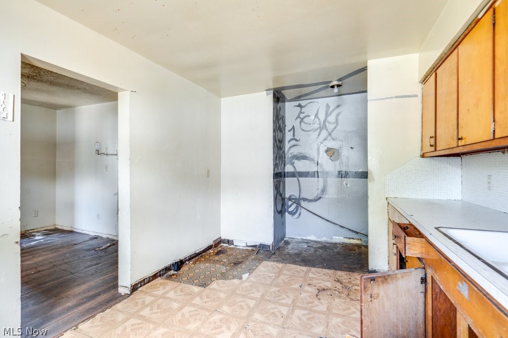 City/Akron - Commercial Sale
