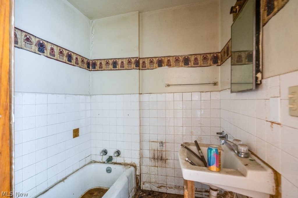 City/Akron - Commercial Sale
