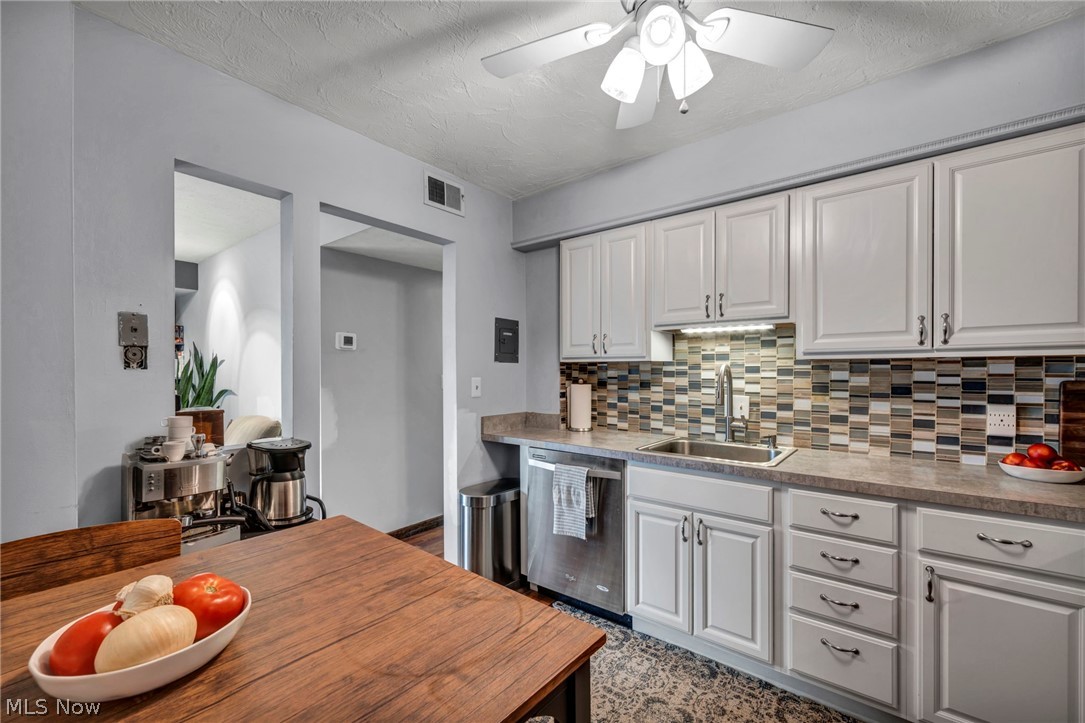 Richard Hilliard Condo - Residential