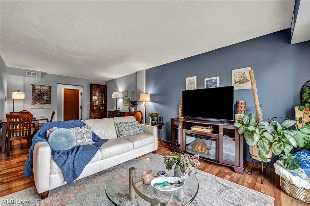 Richard Hilliard Condo - Residential