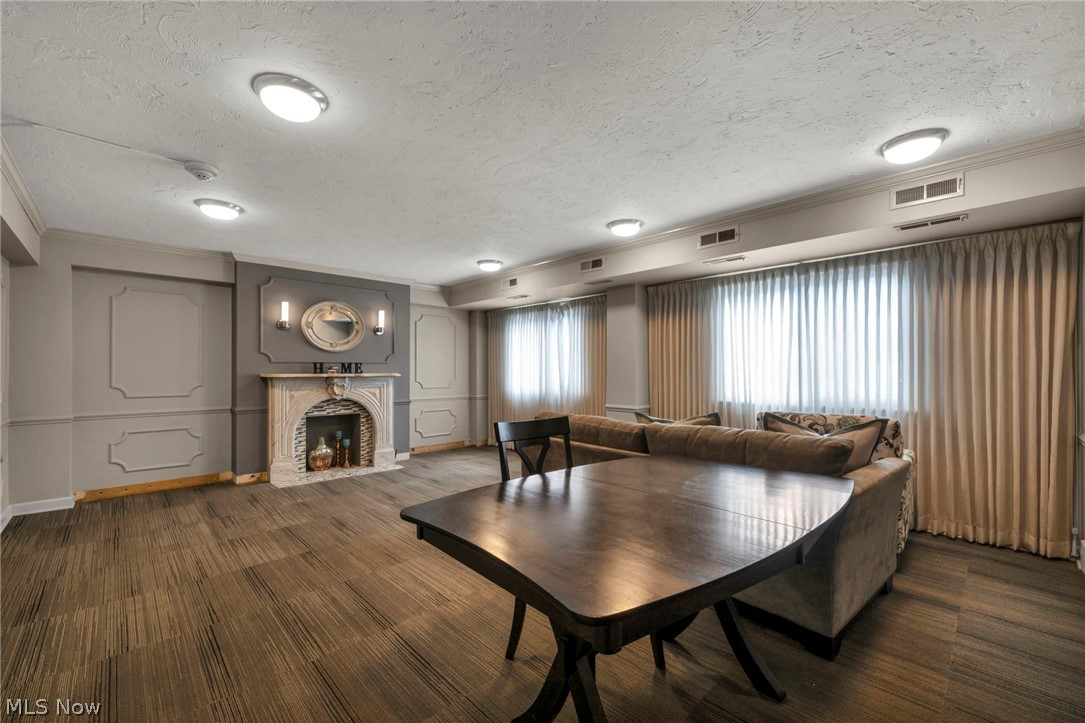 Richard Hilliard Condo - Residential