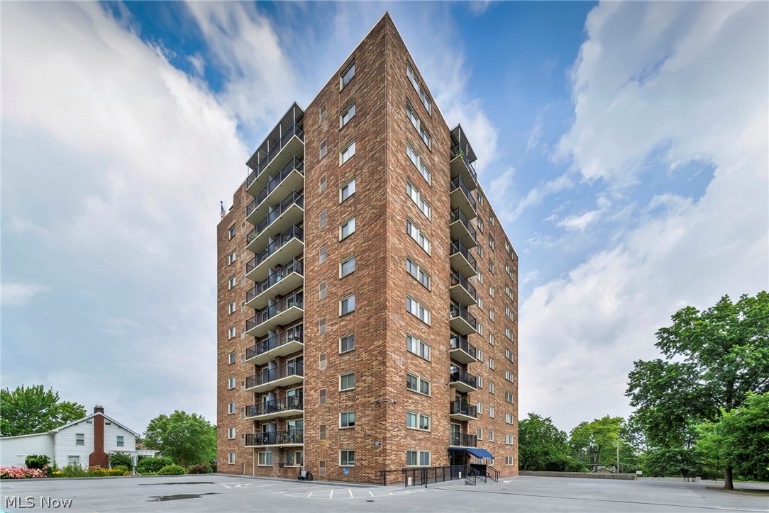 Richard Hilliard Condo - Residential