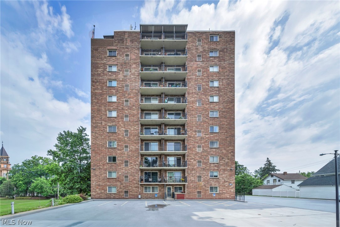 Richard Hilliard Condo - Residential