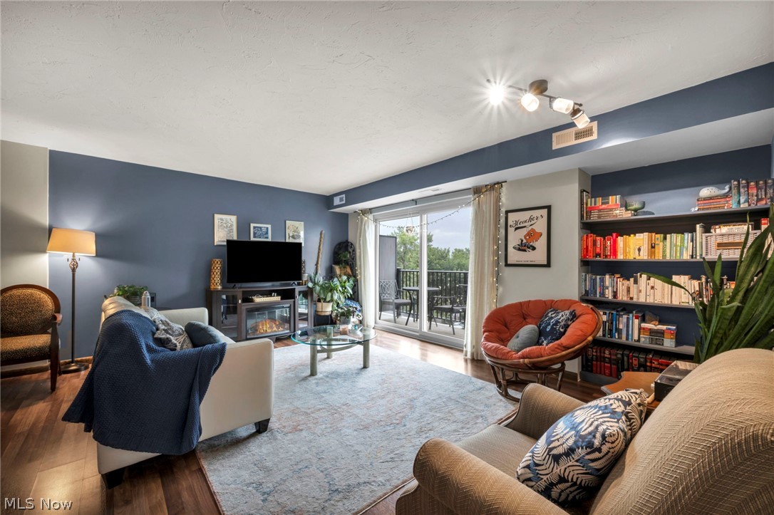 Richard Hilliard Condo - Residential