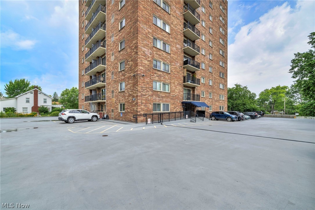 Richard Hilliard Condo - Residential