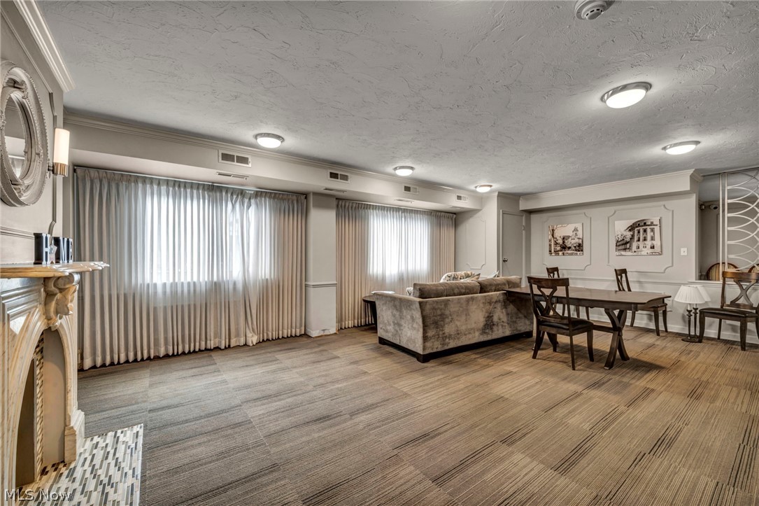 Richard Hilliard Condo - Residential