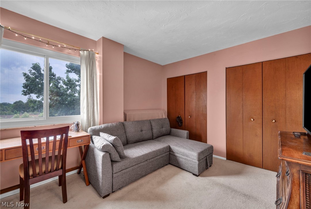 Richard Hilliard Condo - Residential