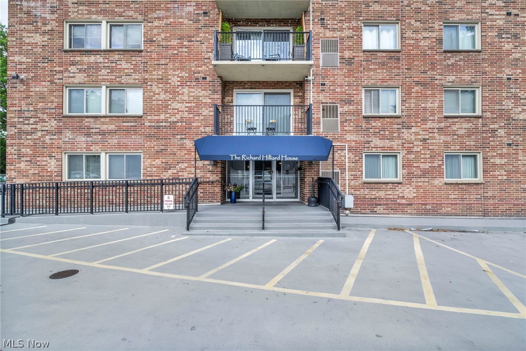 Richard Hilliard Condo - Residential