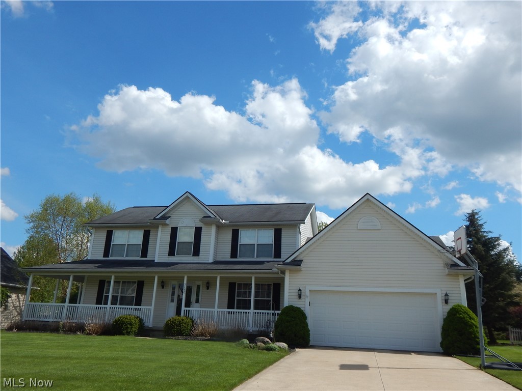 Welcome to Quail Highlands. Cul de sac Colonial. Nice size family room with open Kitchen. First floor laundry. 
Formal dining with hardwood floors.
