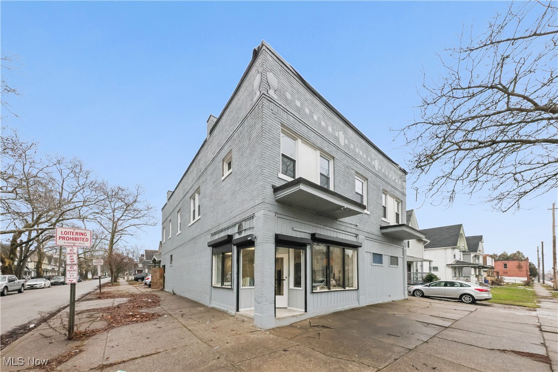 Curtiss Ambler & Pixleys - Residential Income