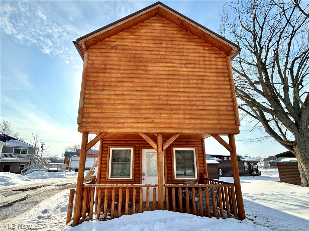 Cabins on the Lake - Residential