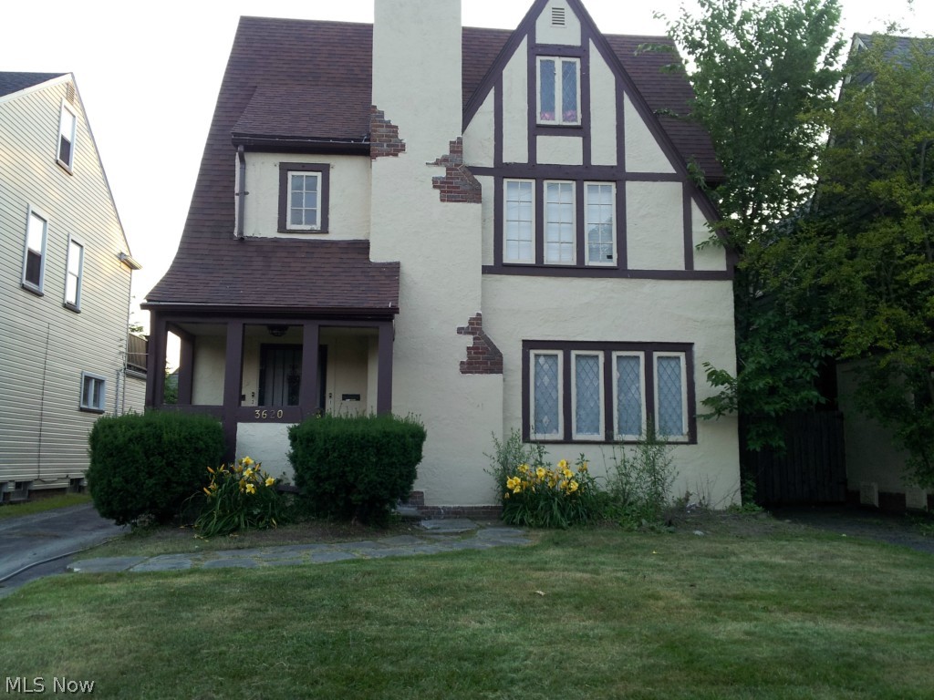 Updated downstairs unit includes 2 bedrooms, 1 bath - kitchen appliances, hardwood floors and a cozy fireplace.  In walking distance from public transportation, shopping plazas and close to schools, restaurants & highways.  Leasing qualifications are good credit, stable employment, gross monthly income must be 2.5 times the monthly rent. No pets, no Section 8.