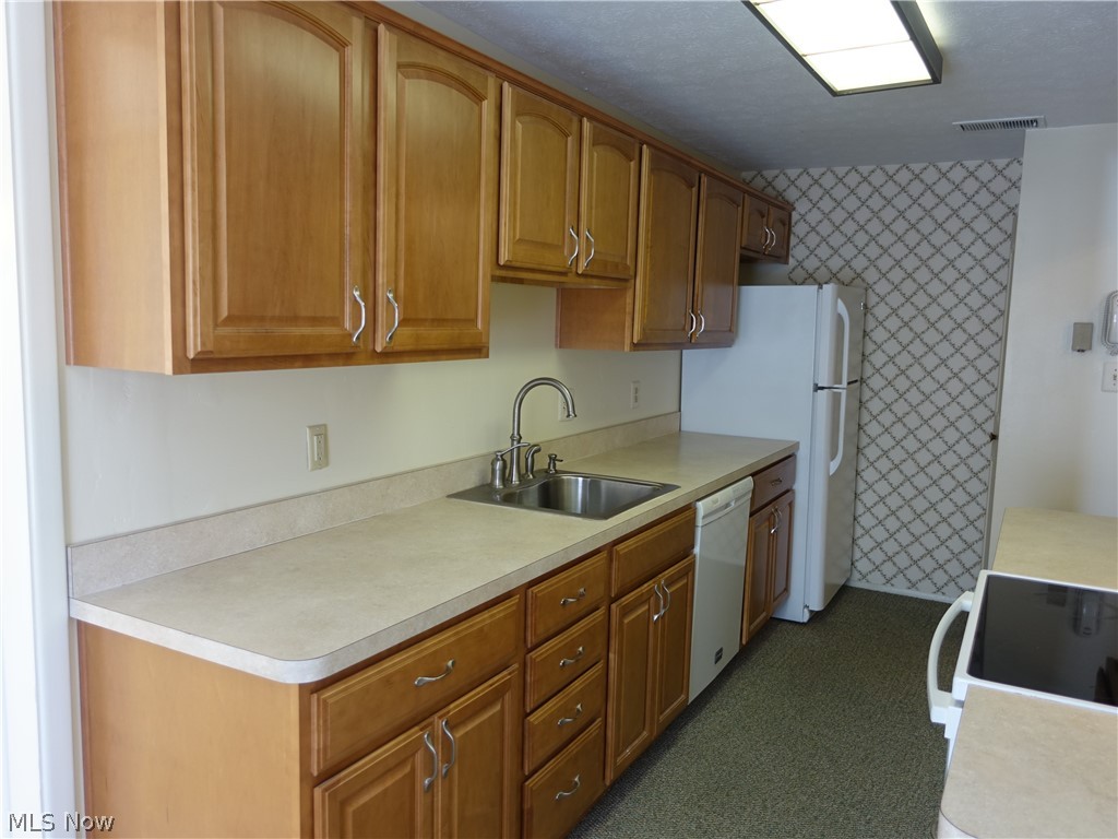 Silver Lake Towers - Residential