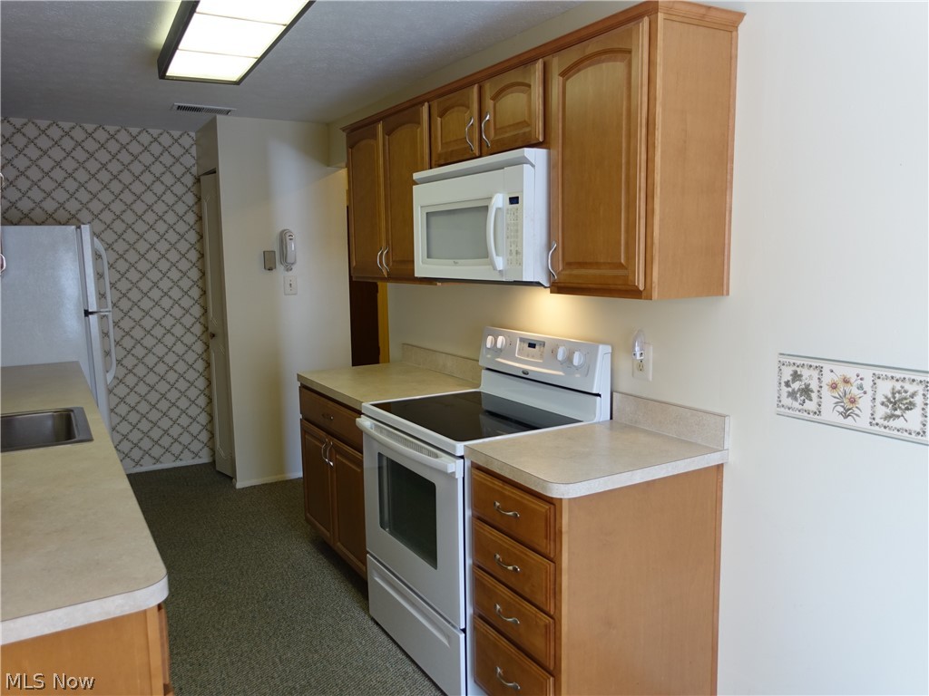Silver Lake Towers - Residential