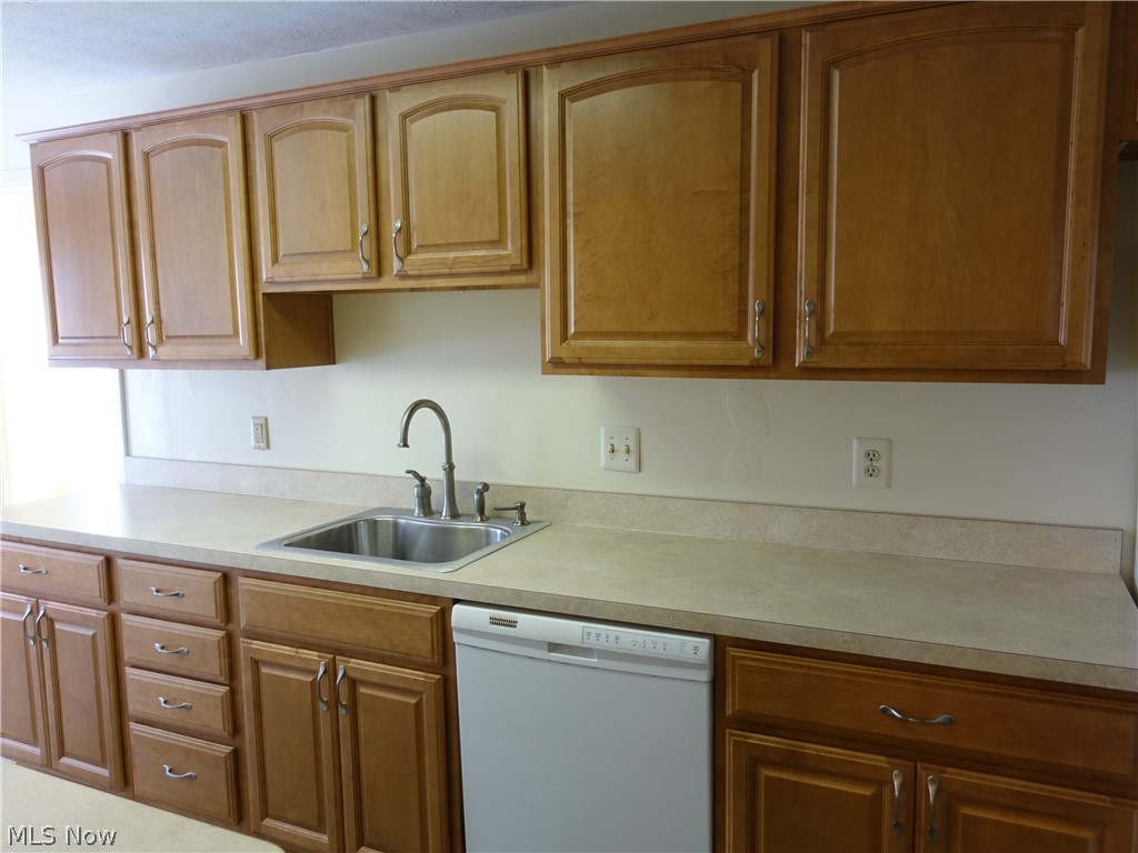 Silver Lake Towers - Residential