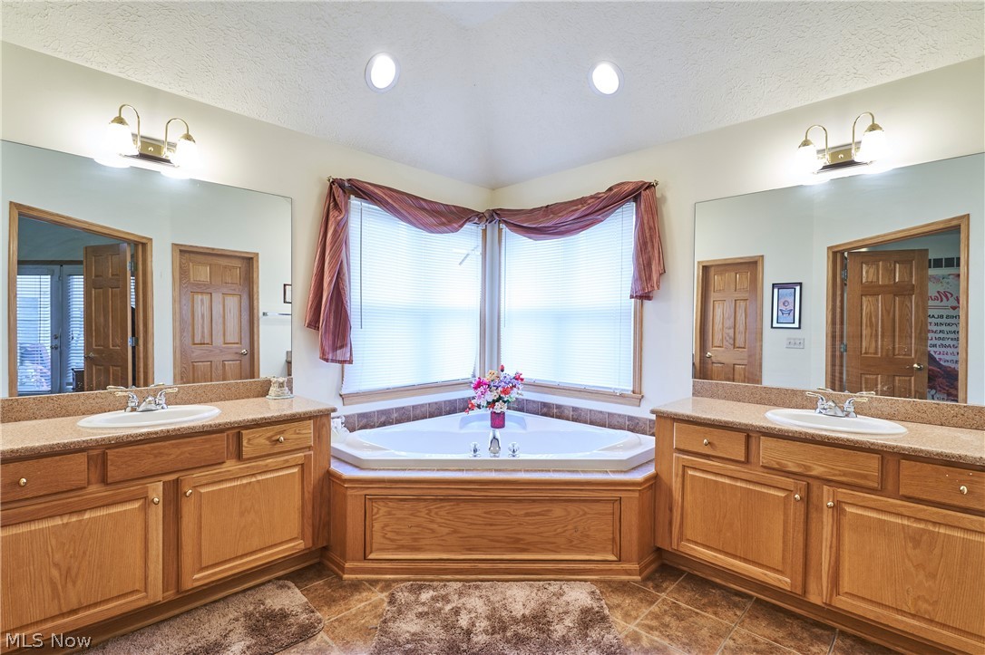 Oak Point Estates - Residential