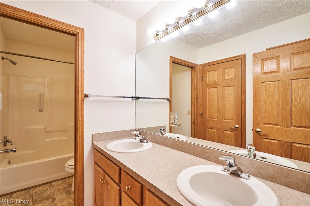 Oak Point Estates - Residential