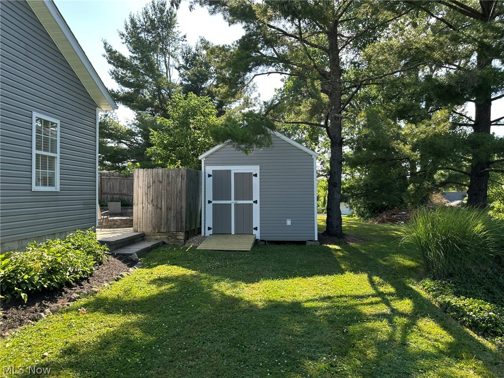 Kiwanis Lake - Residential
