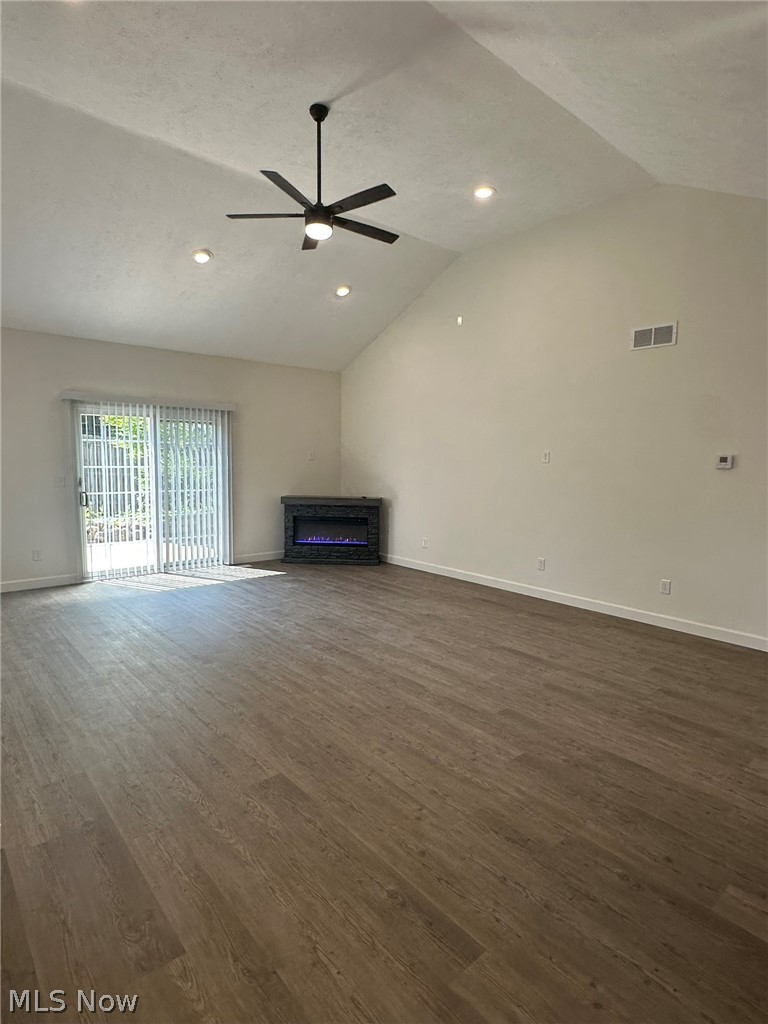Kiwanis Lake - Residential