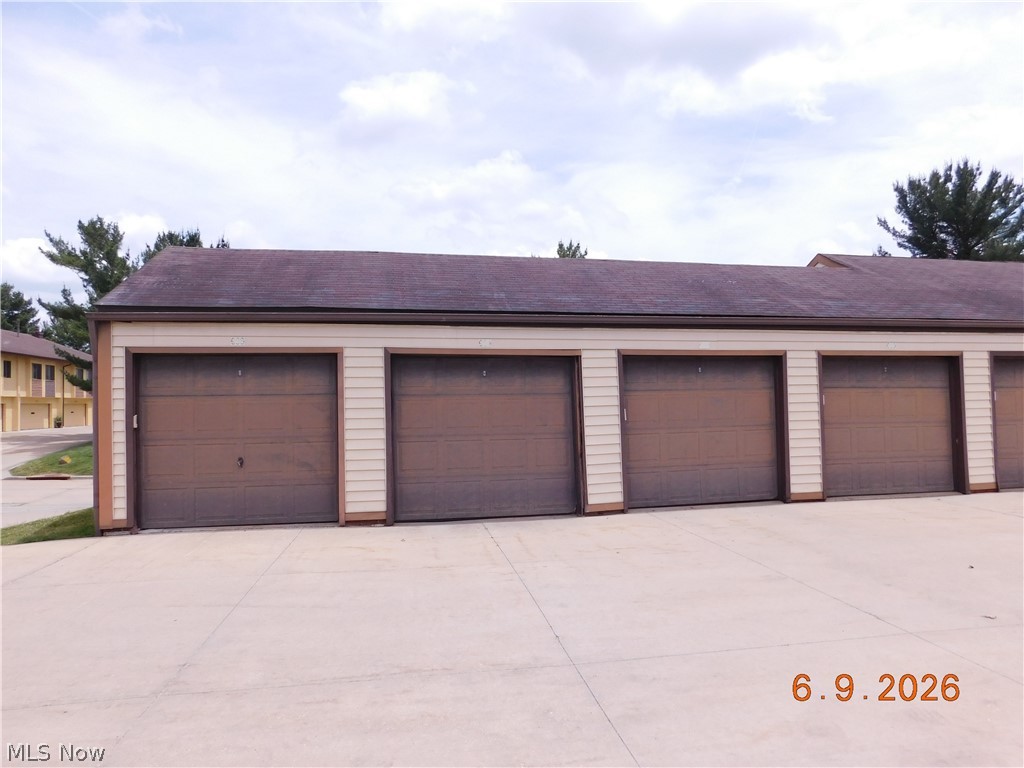Hampton Ridge Condo - Residential
