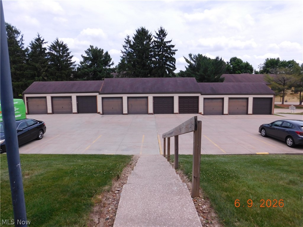 Hampton Ridge Condo - Residential