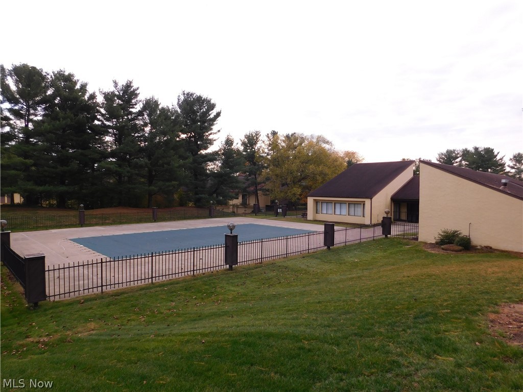 Hampton Ridge Condo - Residential