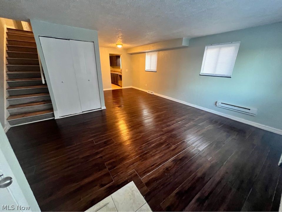 Banbury Village Condo - Residential