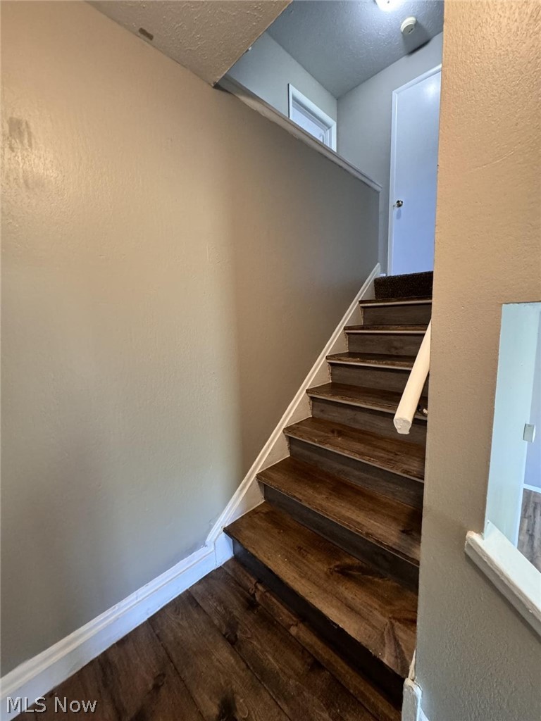 Banbury Village Condo - Residential