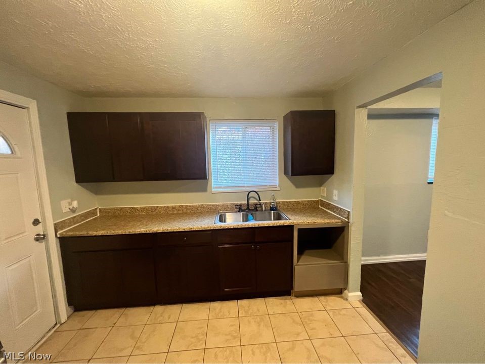 Banbury Village Condo - Residential