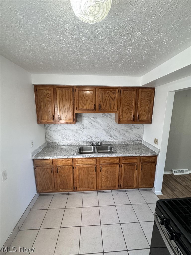 Banbury Village Condo - Residential