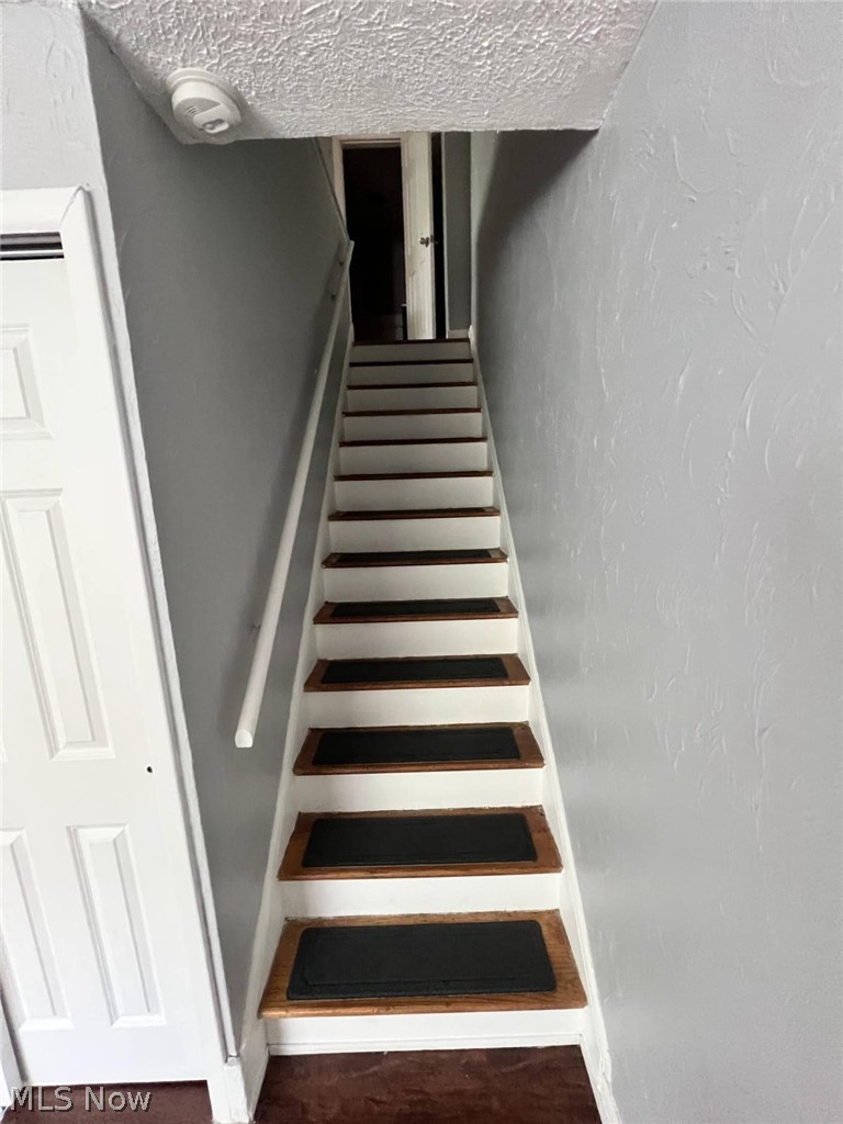 Banbury Village Condo - Residential