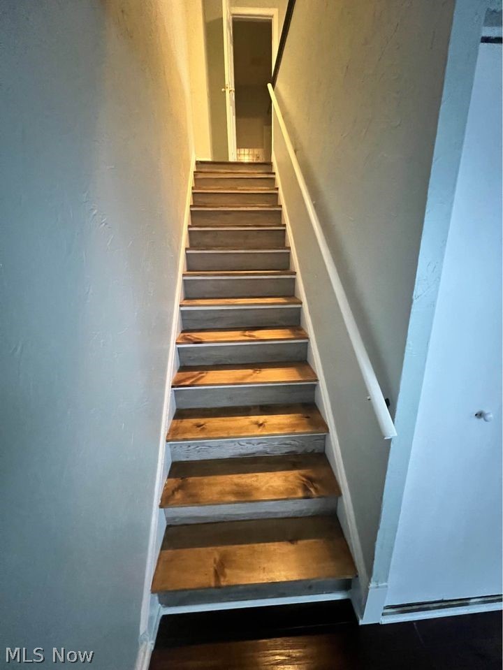 Banbury Village Condo - Residential
