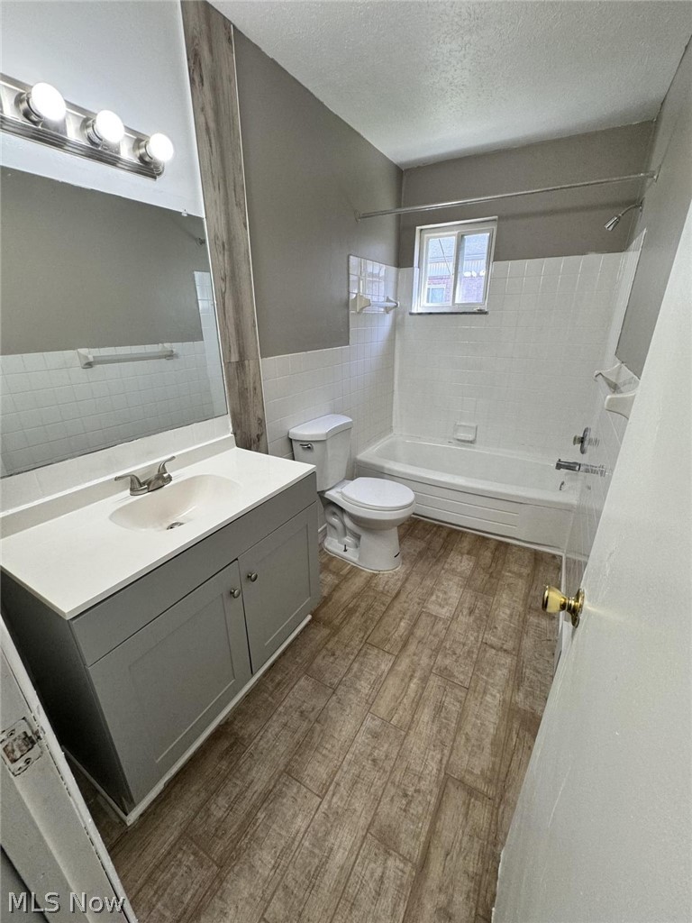 Banbury Village Condo - Residential