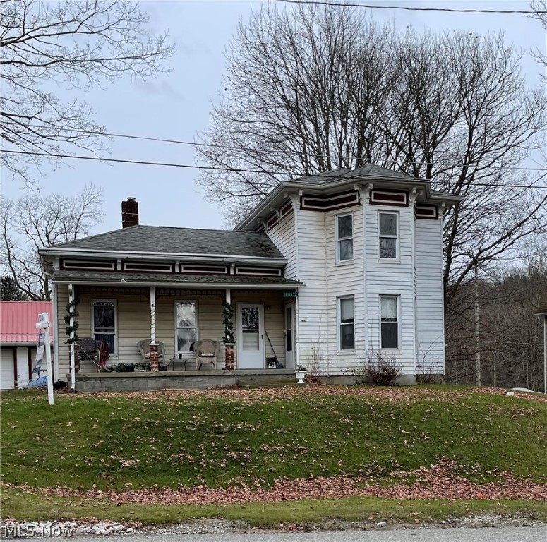 Move into this 2 bedroom home with many updates. Open first-floor living area with stove and fridge included. Easy to view and easy application process. Background check required. First Month's Rent and Security Deposit required upon background check approval.

Link for background check: https://apps.myrental.com/renter/application/#/GCOXFT4W2X6U