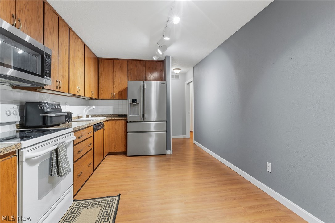 Creekside Condo - Residential