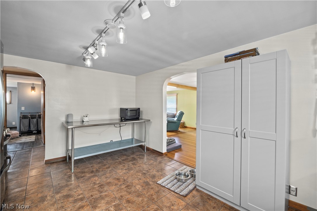 Sandusky Bus Mens Associa - Residential