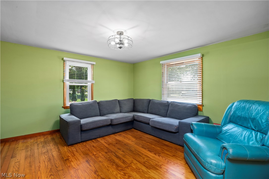Sandusky Bus Mens Associa - Residential