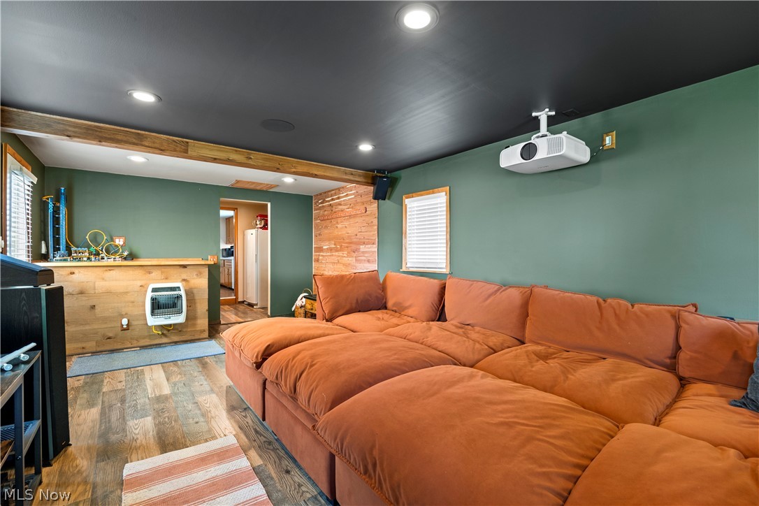 Sandusky Bus Mens Associa - Residential