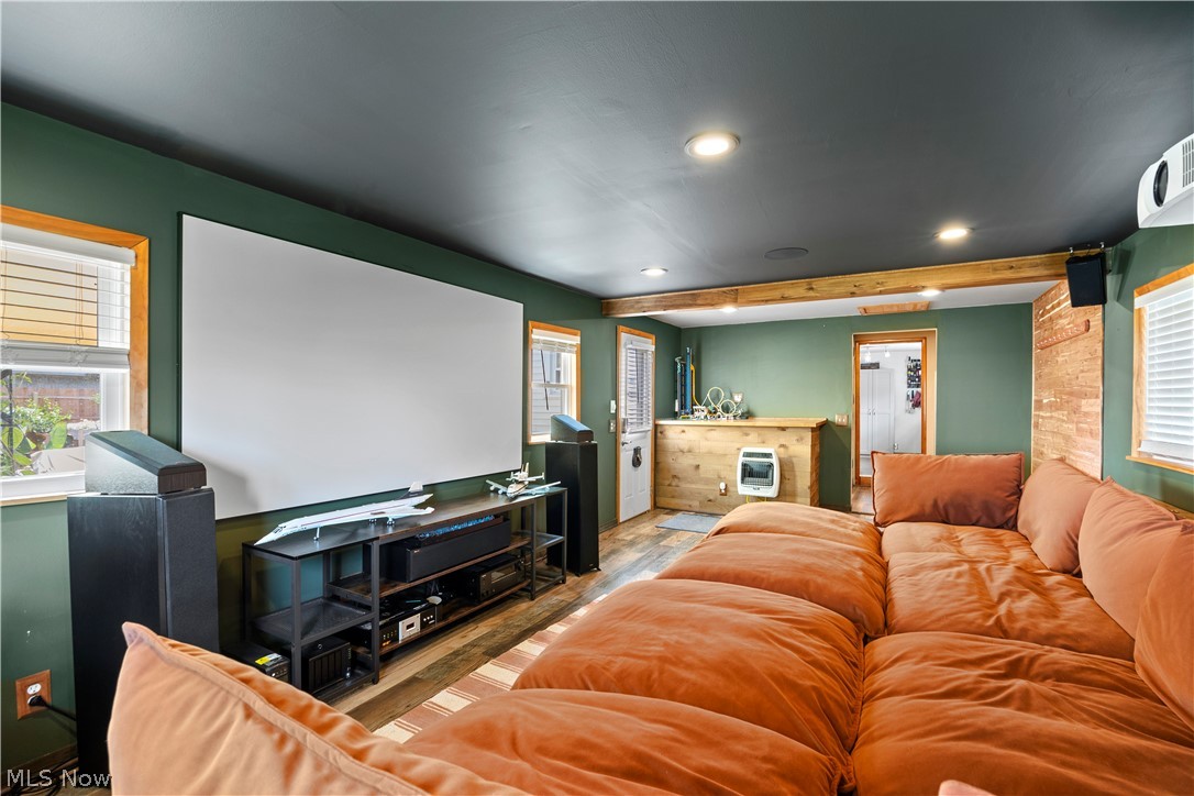 Sandusky Bus Mens Associa - Residential