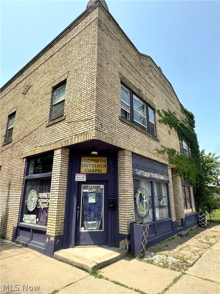 Reid Estate - Commercial Sale