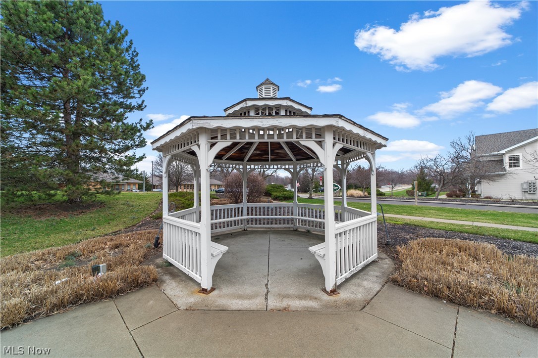 Lenox Square Condo Ph 04 - Residential