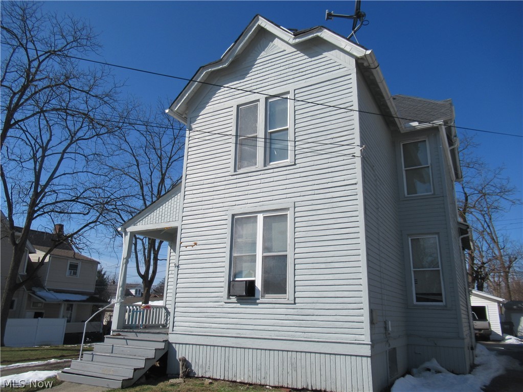 Just Rehabbed This 2-bedroom apartment is the perfect place to live, work, and play in the heart of the city. Contact us now to schedule a viewing and secure your new home. We can't wait to welcome you to our community