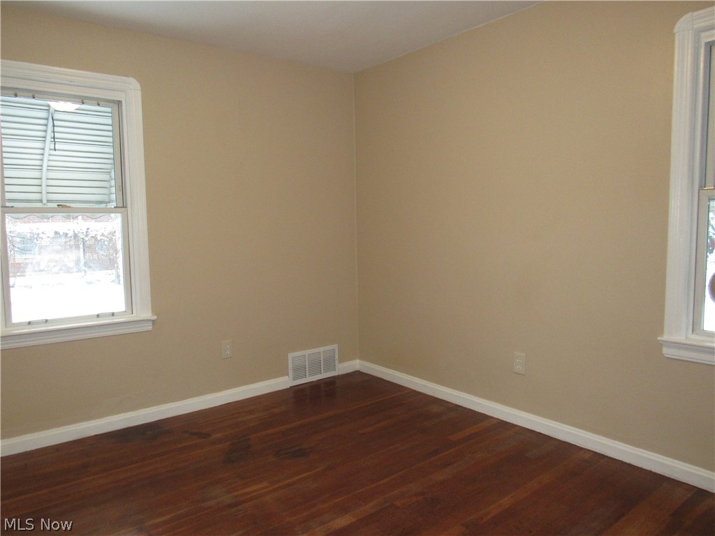 Paragon Realty Cos Lorain Garden - Residential