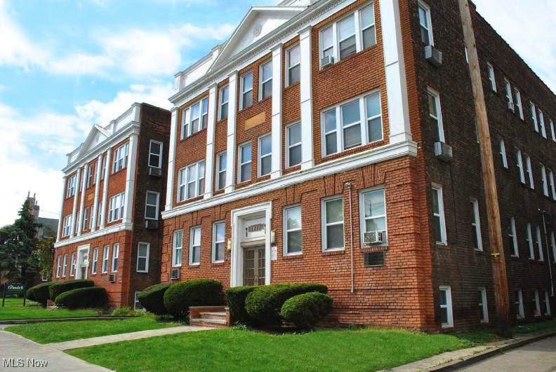 Crandell Apartments - Residential Lease
