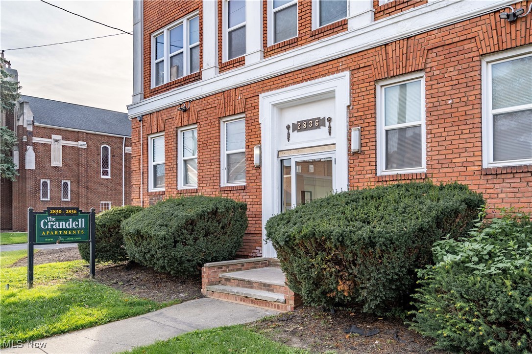 Crandell Apartments - Residential Lease