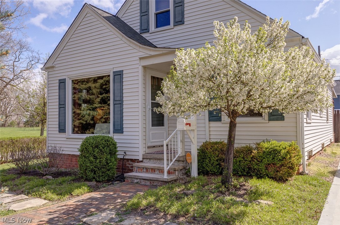 Step into this super cute and cozy 3-bed, 1-bath bungalow that feels like a warm hug the moment you walk in. Lovingly maintained and cared for, this home carries timeless charm—complete with a delightfully functional kitchen that’s full of character and a slightly vintage feel. With two bedrooms and a full bath on the first floor, one can have the ease of single floor living with the additional bonus of the second floor dormer. 
Situated directly across from a beautiful, tree-filled park, the views are peaceful and the setting is unbeatable. Whether you're sipping morning coffee or unwinding after a long day, this home offers comfort, charm, and a sense of nostalgia that’s hard to find.
A perfect opportunity to make your own updates while preserving the cozy soul of the home.