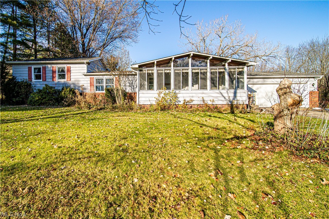 Welcome to this 6 bedroom 2 bath split level home on a Private cul de sac street in the Berkshire School District on almost 2 Acres! Right off the bat, you'll enjoy the three-season Sun Room that greets you as you enter the Home. With 2 bedrooms on each level and a large deck to the private backyard there is plenty of space to enjoy inside and out. This home has tons of potential and is ready for your finishing touches to make your own. A 1yr America's Preferred Home Warranty for Buyer's peace of mind.