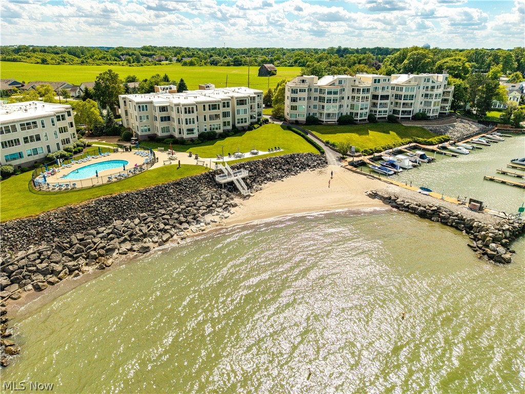 Beachwood Villas Condo - Residential