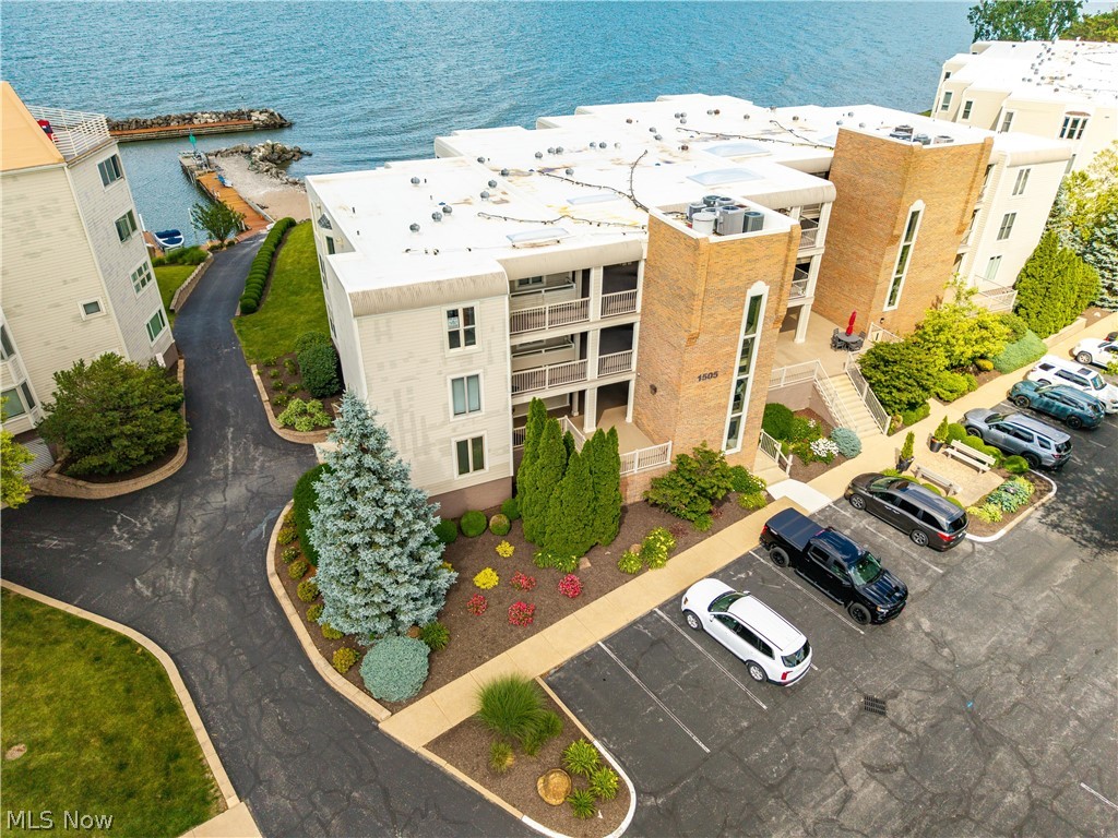 Beachwood Villas Condo - Residential